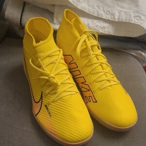 NWT Nike Bright Yellow Mercurial Cleats